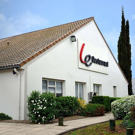 Campanile Lyon Est Aeroport Saint Exupery Saint-Laurent-de-Mure Exterior foto
